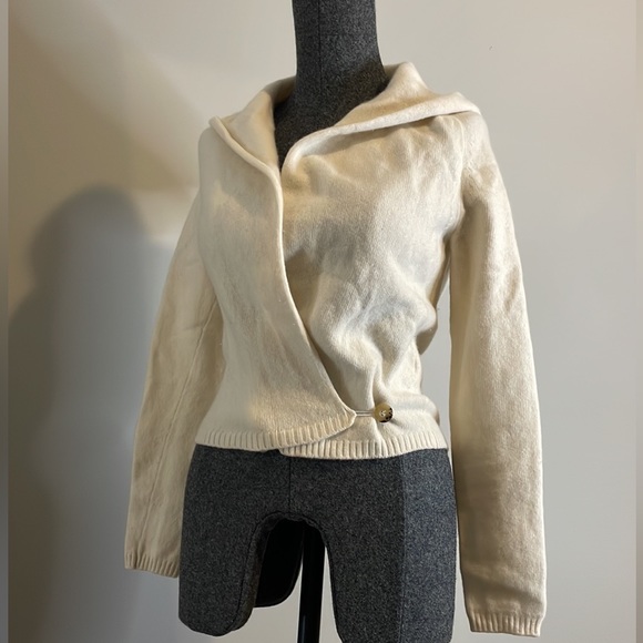 Weekend Maxmara 100% Virgin wool cardigan fits like XS to S - Picture 6 of 9